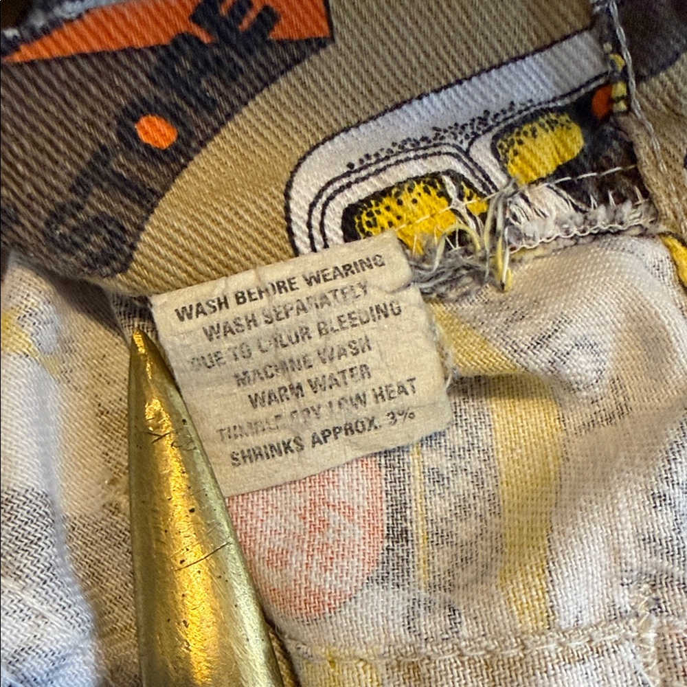 Rad & Rare 70s Vintage Big Rig CB Radio Slang Graphic Print Frayed Jean Shorts - Picture 10 of 14